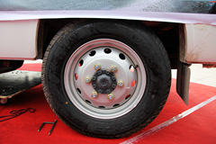 南京依维柯 得意 V35 129马力 封闭厢式货车