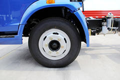 中国重汽HOWO 悍将 109马力 3360轴距轻卡底盘(中体)