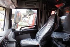 联合卡车U380 380马力 8X4 8.6米自卸车(SQR3311D6T6-4)