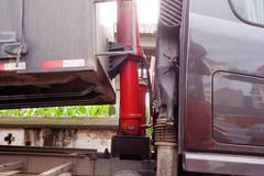 联合卡车U380 380马力 8X4 8.6米自卸车(SQR3311D6T6-4)