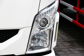 上汽跃进底盘 爆破器材运输车外观图片