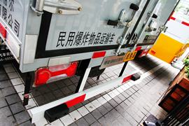 上汽跃进底盘 爆破器材运输车上装图片