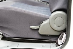 跃进 上骏X301-33 112马力 3.8米排半栏板轻卡(NJ1042DCFT)