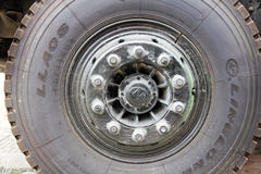 上汽红岩 新金刚重卡 336马力 6X4 5.6米自卸车(U型斗新型渣土车)(CQ3255HTG384)