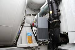 中国重汽 HOWO 380马力 8X4 混凝土搅拌车(亚特重工牌)(TZ5317GJBZN6D)