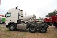 中国重汽 HOWO T7H重卡 400马力 6X4牵引车(ZZ4257V324HD1B)