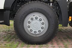 中国重汽 HOWO T7H重卡 400马力 6X4牵引车(ZZ4257V324HD1B)
