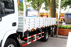 跃进 上骏X501-38 141马力 5.1米单排栏板轻卡(5挡)(NJ1050DDJT)