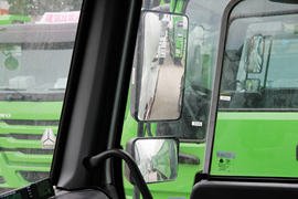 重汽豪沃(HOWO)底盘&nbsp;混凝土搅拌车驾驶室                                               图片