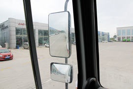 重汽豪沃(HOWO)底盘&nbsp;混凝土搅拌车驾驶室                                               图片