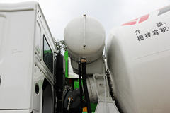 中国重汽 HOWO 340马力 6X4 混凝土搅拌车(亚特重工牌)(TZ5257GJBZ4ND)