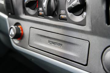 Ծ�� ��ԽC500ϵ���п� 160���� 4X2 6.8�������ػ���ͼƬ