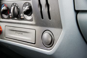 Ծ�� ��ԽC500ϵ���п� 160���� 4X2 6.8�������ػ���ͼƬ