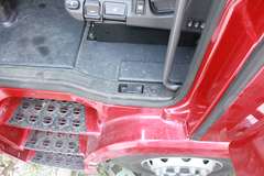 四川现代 创虎XCIENTP410重卡 410马力 6X4牵引车(CHM4250KPQ49M)