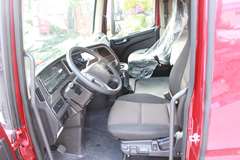 四川现代 创虎XCIENTP410重卡 410马力 6X4牵引车(CHM4250KPQ49M)