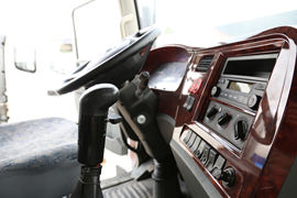 凯沃达&nbsp;垃圾运输车驾驶室图片