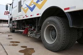 凯沃达&nbsp;扫路车底盘图片