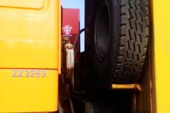 中国重汽 HOKA重卡 336马力 6X4 5.8米自卸车(ZZ3253N4241C1)