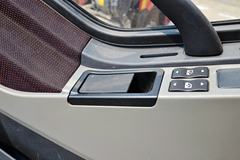 一汽解放 J6P重卡 350马力 4X2牵引车(CA4180P66K2HE4X)