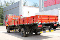 东风 多利卡L系列 124马力 4X2 6.2米栏板载货车