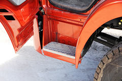 东风 多利卡L系列 124马力 4X2 6.2米栏板载货车