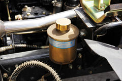 东风 多利卡L系列 124马力 4X2 6.2米栏板载货车