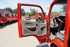 东风 多利卡D6 115马力 4.15米单排栏板轻卡(DFA1041S11D2)