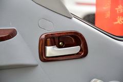 金杯 骐运 95马力 4X2 3350轴距单排轻卡底盘(SY1044DAVS1) 金杯 骐运 95马力 4X2 3350轴距单排轻卡底盘(SY1044DAVS1)