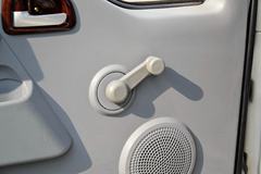 金杯 骐运 95马力 4X2 3350轴距双排轻卡底盘(SY1044SAVSQ)