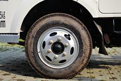 金杯 骐运 95马力 4X2 3350轴距双排轻卡底盘(SY1044SAVSQ)