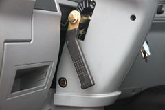 上汽红岩 杰狮M100重卡 350马力 6X2牵引车(CQ4255HTG273)