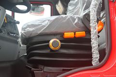 上汽红岩 杰狮M100重卡 350马力 6X2牵引车(CQ4255HTG273)