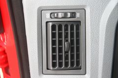 上汽红岩 杰狮M100重卡 350马力 6X2牵引车(CQ4255HTG273)