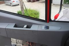 上汽红岩 杰狮M100重卡 350马力 6X2牵引车(CQ4255HTG273)