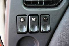 东风商用车 天龙重卡 245马力 6X2载货车(底盘)(DFL1203A2)