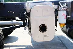 东风商用车 天龙重卡 245马力 6X2载货车(底盘)(DFL1203A2)