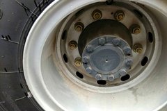 东风柳汽 乘龙M3 375马力 8X4 粉粒物料车(中航福狮牌)(LZ1310PELT)