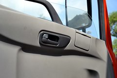 东风商用车 天龙重卡 220马力 6X2 9.7米厢式载货车(DFC5203XXYA2)