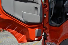 东风商用车 天龙重卡 220马力 6X2 9.7米厢式载货车(DFC5203XXYA2)