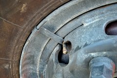 东风商用车 天龙重卡 220马力 6X2 9.7米厢式载货车(DFC5203XXYA2)