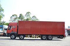 东风柳汽 乘龙M5重卡 280马力 8X4 8.2米厢式载货车(LZ5311JSQQELA)