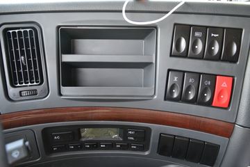 �������� ����M5�ؿ� 280���� 8X4 8.2����ʽ�ػ���(LZ5311JSQQELA)ͼƬ