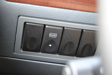 �������� ����M5�ؿ� 280���� 8X4 8.2����ʽ�ػ���(LZ5311JSQQELA)ͼƬ