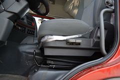 东风柳汽 乘龙M5重卡 280马力 8X4 8.2米厢式载货车(LZ5311JSQQELA)