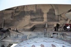 东风柳汽 乘龙M5重卡 280马力 8X4 8.2米厢式载货车(LZ5311JSQQELA)