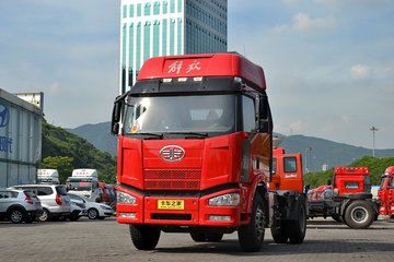 一汽解放 J6M重卡 标载版 350马力 4X2危化品牵引车(CA4180P63K1E5Z)