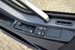 一汽解放 J6M重卡 320马力 4X2牵引车(CA4180P63K2E4)