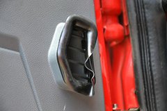 青岛解放 龙V中卡 220马力 6X2 9.5米排半厢式载货车(CA5250XXYPK2L7T3E4A80-3)