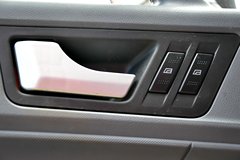 青岛解放 龙V中卡 220马力 6X2 9.5米排半厢式载货车(CA5250XXYPK2L7T3E4A80-3)