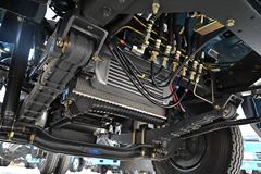 东风 多利卡D6 115马力 3300轴距排半轻卡底盘(DFA1040LJ11D2) 东风 多利卡D6 115马力 3300轴距排半轻卡底盘(DFA1040LJ11D2)